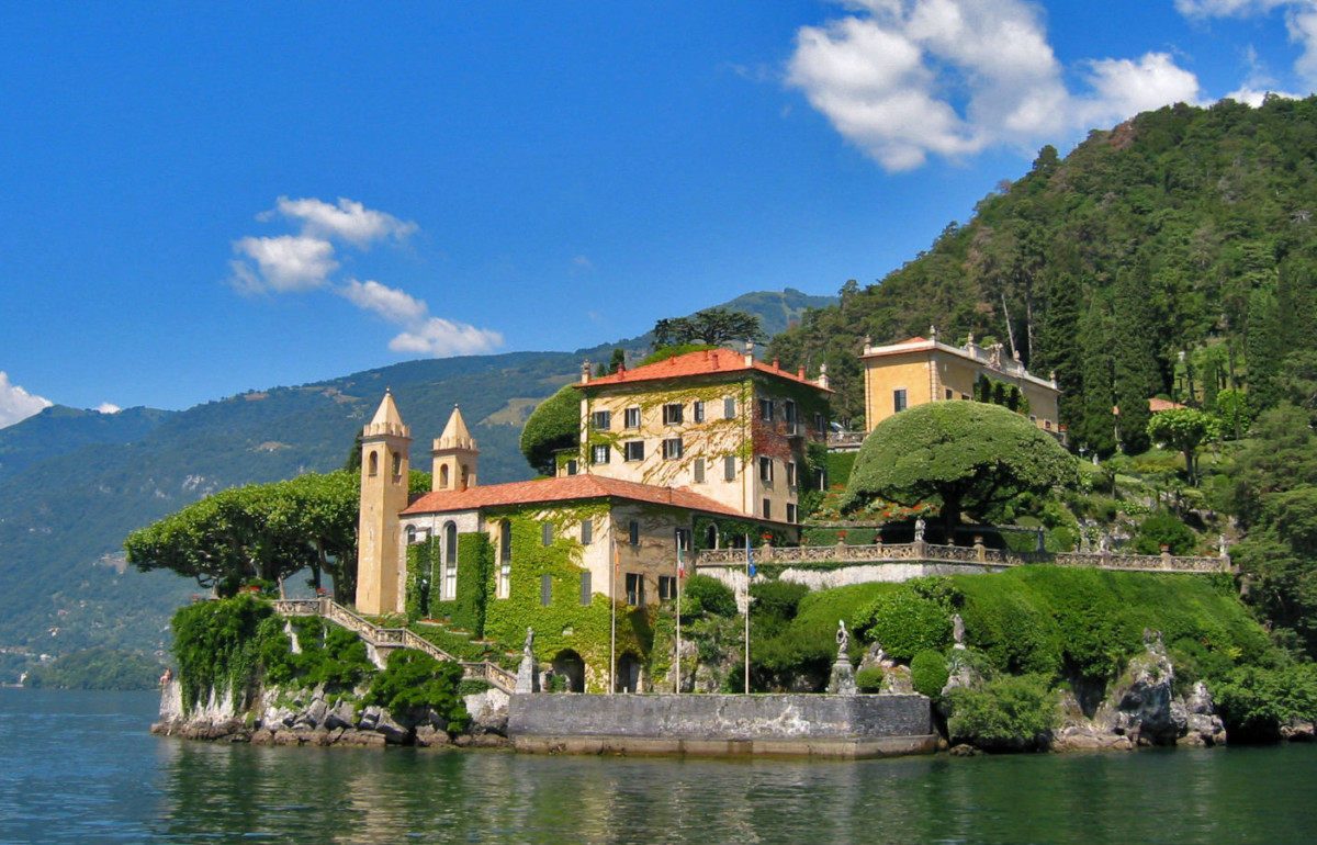 Villa spotting in Italian wine country