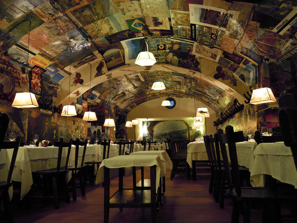 Inside the Ristorante Bucalapi