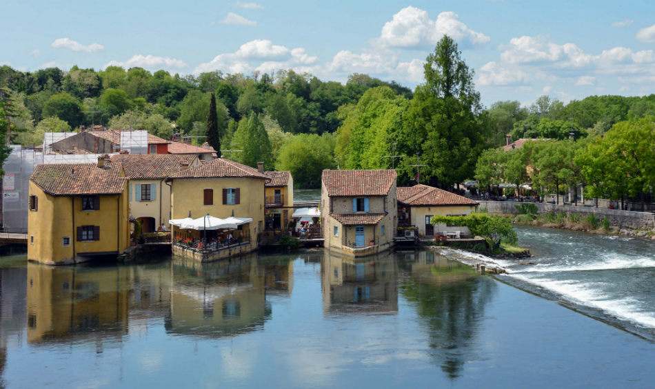 Pass by Borghetto along the Mincio. Photo by Giorgio Rodano