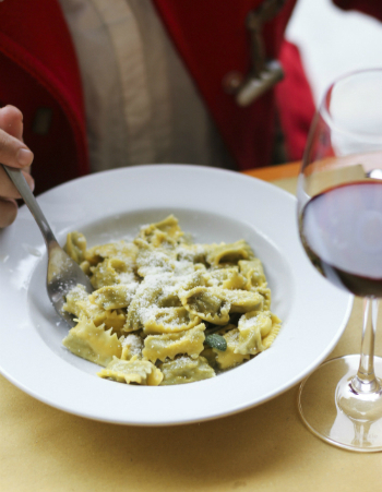 Agnolotti al plin with butter and sage sauce - © Alecia Wood